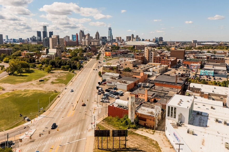 More Photos Of 1901-1971 Adelaide St, Detroit Warehouse For Sale