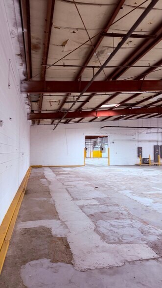 More Photos Of 3517 Frutas Ave, El Paso Manufacturing For Lease