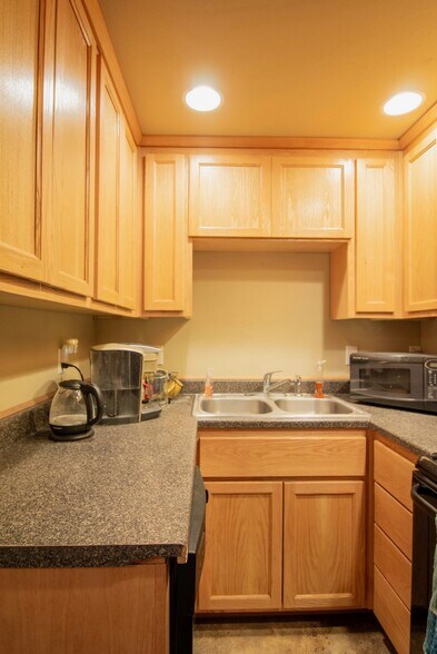 More Photos Of 120 N Line St, Moscow Office For Sale