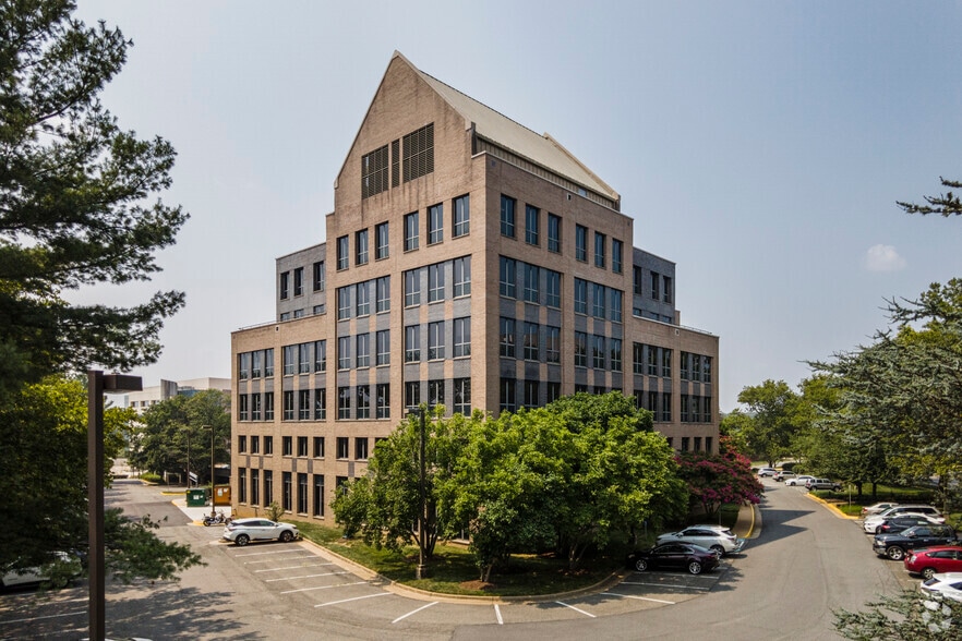 More Photos Of 2751 Prosperity Ave, Merrifield Unknown For Lease