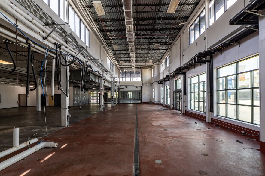 More Photos Of 929 E Bay St, Jacksonville Warehouse For Lease