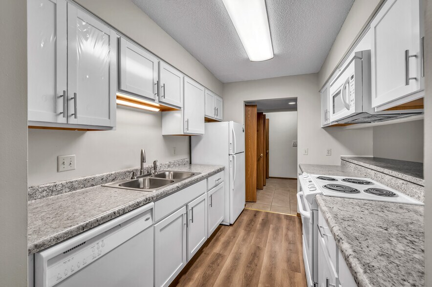 More Photos Of 2700-2714 W Willow Lake Dr, Peoria Apartments For Sale