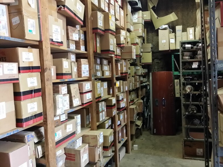 More Photos Of 606 N Loop 336 E, Conroe Auto Repair For Sale