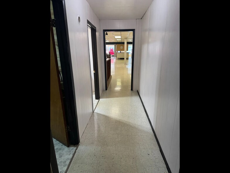 More Photos Of 107 E Jefferson St, Bloomfield Office Residential For Sale