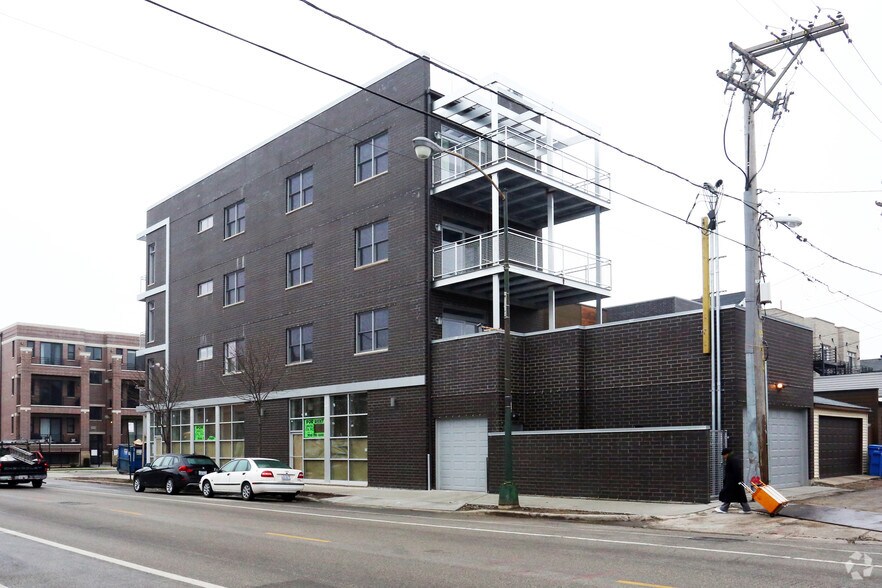 More Photos Of 1959 W Erie St, Chicago Storefront Retail Residential For Lease