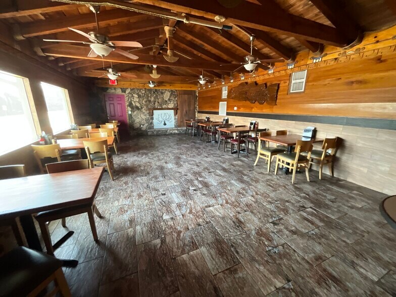 More Photos Of 4835 Cortez Blvd, Spring Hill Restaurant For Sale