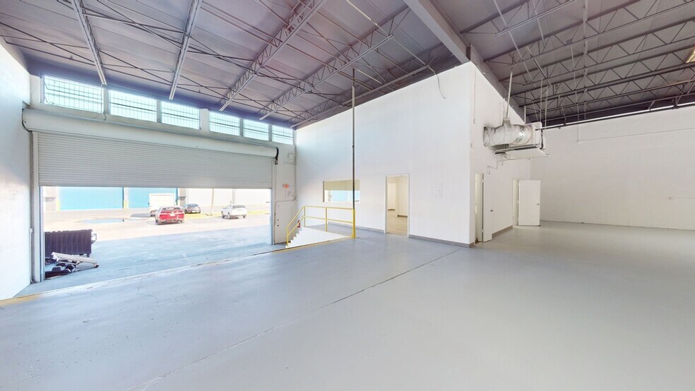 More Photos Of 16411 NW 8th Ave, Miami Distribution For Lease