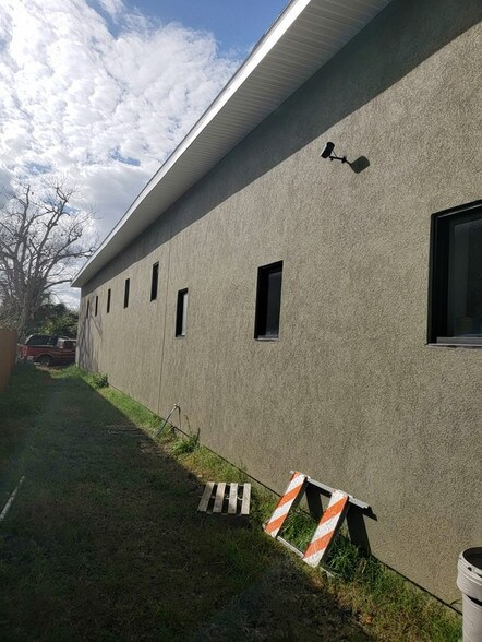 More Photos Of 142 S Segrave St, Daytona Beach Manufacturing For Sale