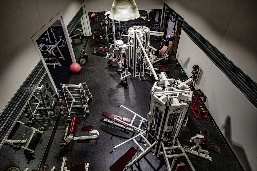 More Photos Of 2628 Bill Owens Pky, Longview Health Club For Sale