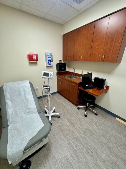 More Photos Of 172 Luds Way, Dothan Office For Lease