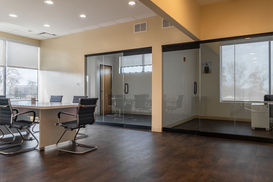 More Photos Of 15131 Kedzie Ave, Markham Warehouse For Sale