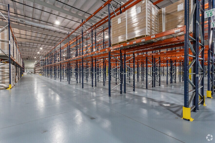More Photos Of 3150 Barry Dr, Portland Manufacturing For Sale