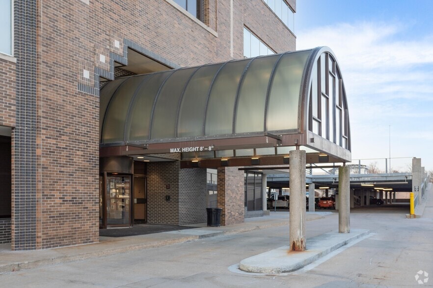 More Photos Of 600 Broadway Blvd, Kansas City Office For Lease