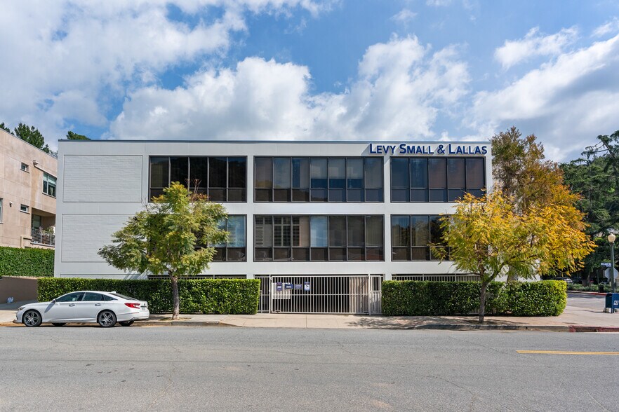 More Photos Of 815 Moraga Dr, Los Angeles Medical For Sale