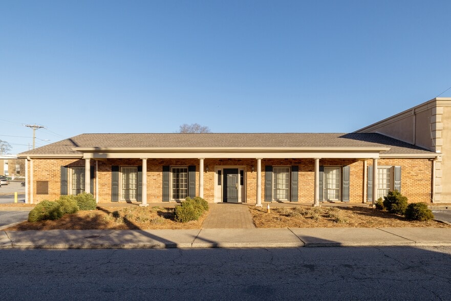 Primary Photo Of 131 E Church St, Monroe Specialty For Lease