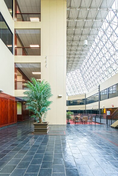 More Photos Of 771 Corporate Dr, Lexington Office For Lease