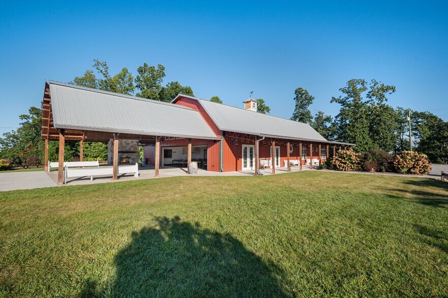 More Photos Of 6572 Burkemont Rd, Morganton Specialty For Sale