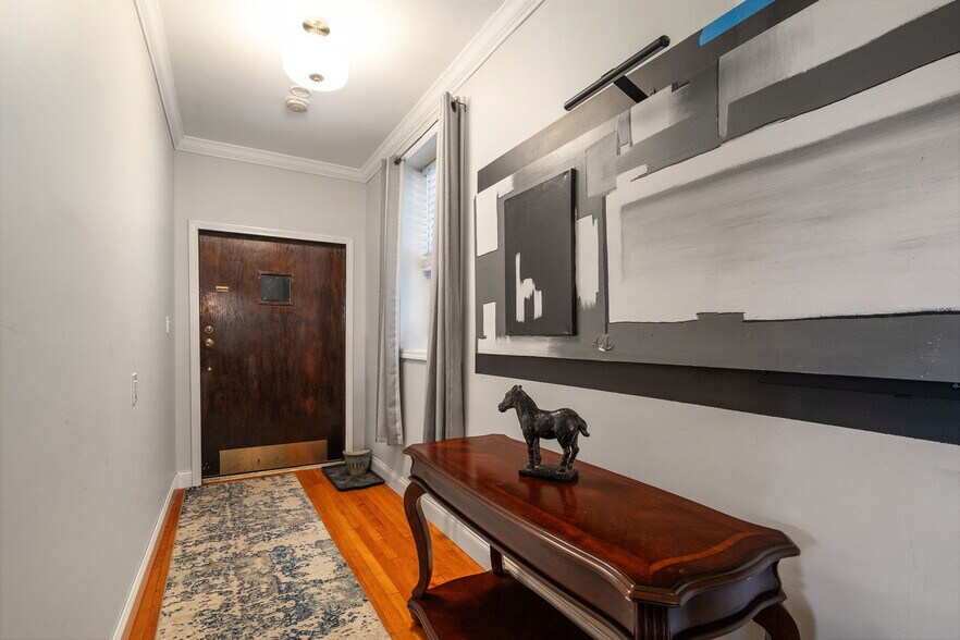 More Photos Of 140 Clinton St, Schenectady Storefront Retail Residential For Lease