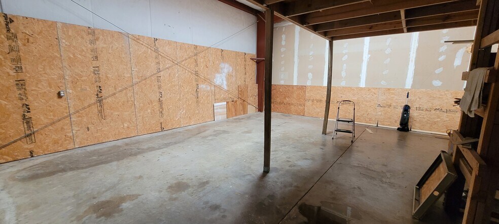 More Photos Of 2632 Pemberton Dr, Apopka Warehouse For Lease