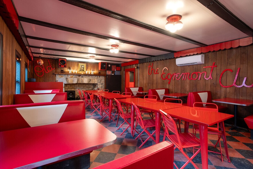 More Photos Of 264 Hillsdale Rd, Egremont Sports And Entertainment For Sale