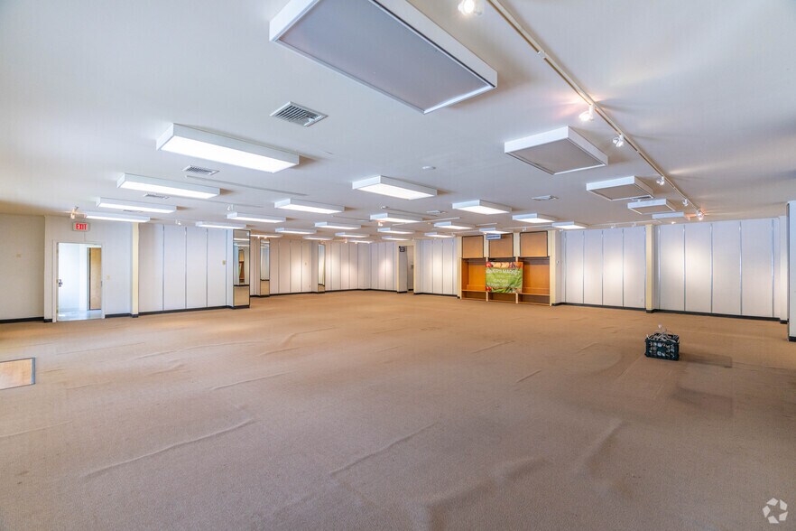 More Photos Of 75 State Route 15, Lafayette Unknown For Lease