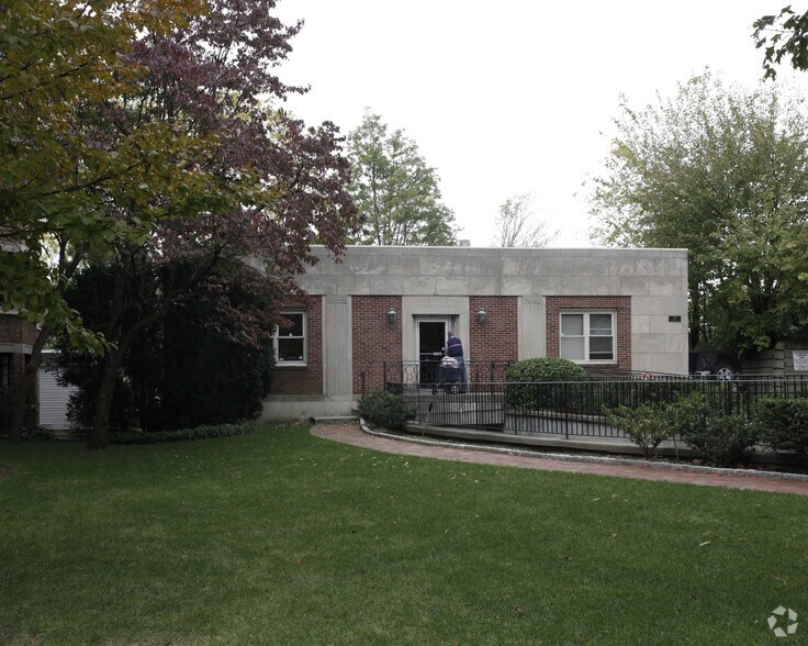 More Photos Of 130 Pondfield Rd, Bronxville Medical For Sale