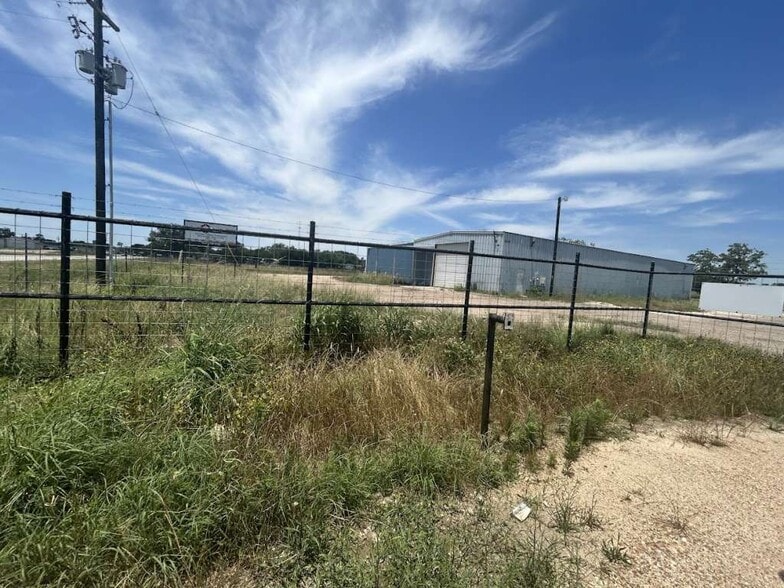 Primary Photo Of 304 E York St, Ganado Warehouse For Sale