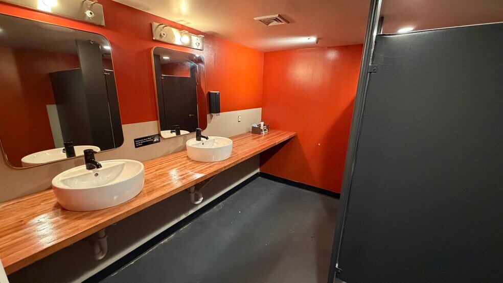 More Photos Of 35 Belvidere St, Nazareth Storefront Retail Residential For Sale