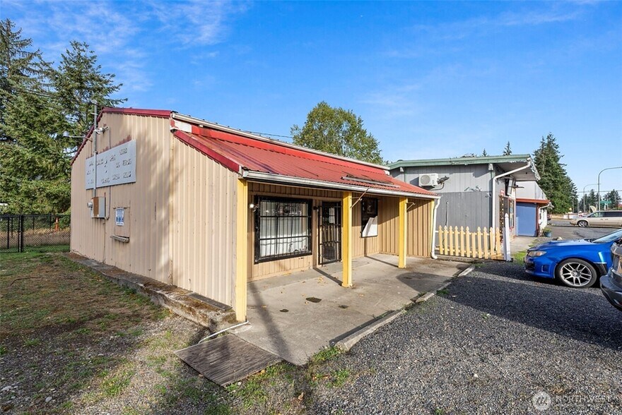 More Photos Of 20639 Old Hwy 99 SW, Rochester Freestanding For Sale