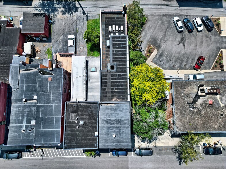 More Photos Of 511 Warren St, Hudson Storefront Retail Residential For Sale