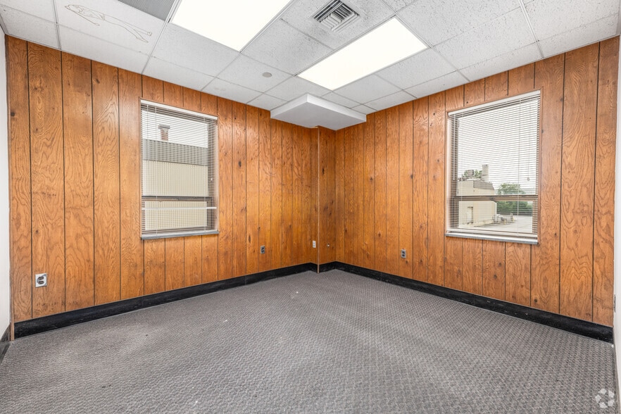 More Photos Of 6750 Santa Barbara Ct, Elkridge Warehouse For Lease