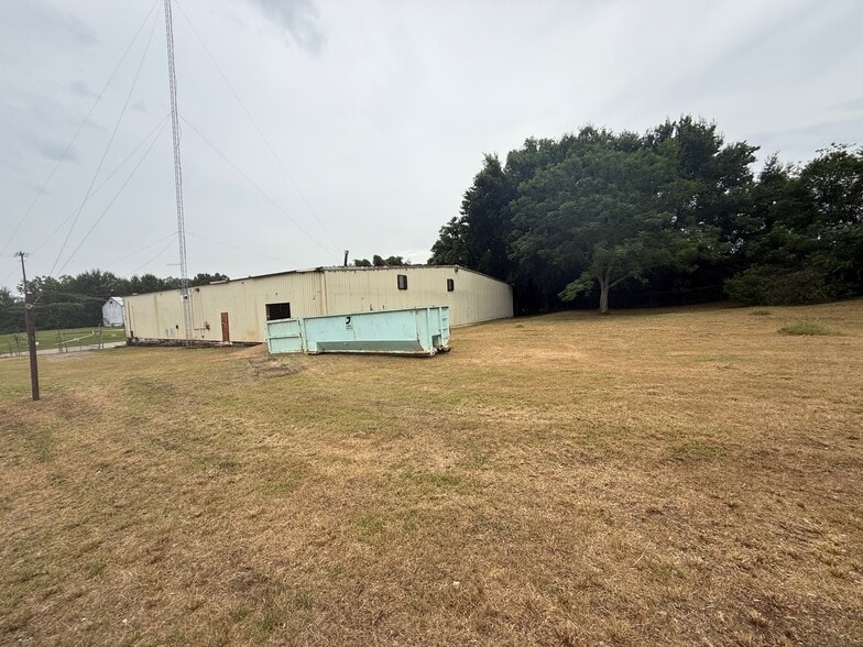 More Photos Of 1953 Mobile Rd, Montgomery Warehouse For Sale