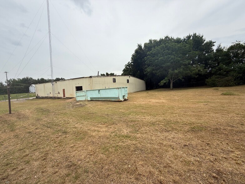 More Photos Of 1953 Mobile Rd, Montgomery Industrial For Lease