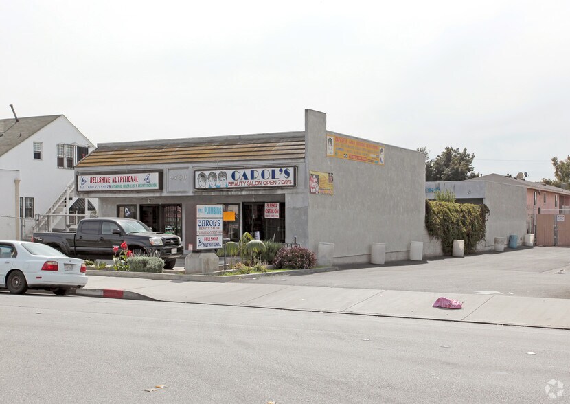 Primary Photo Of Gage, Bell Warehouse For Lease