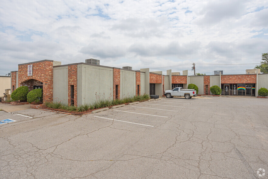 Primary Photo Of 1811 Industrial Blvd, Norman Light Distribution For Lease