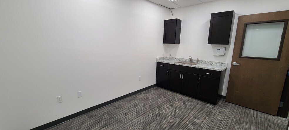 More Photos Of 2025 Madrona Ave SE, Salem Office For Lease