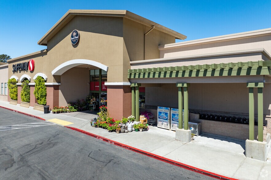 More Photos Of 900-920 Diablo Ave, Novato Unknown For Lease