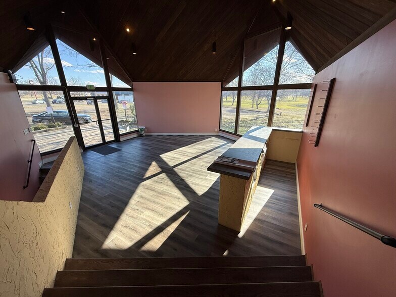 More Photos Of 10804 Wilkshire Blvd, Bolivar Office For Sale