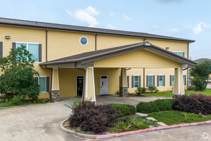 More Photos Of 11820 Huffmeister Rd, Houston Office For Sale