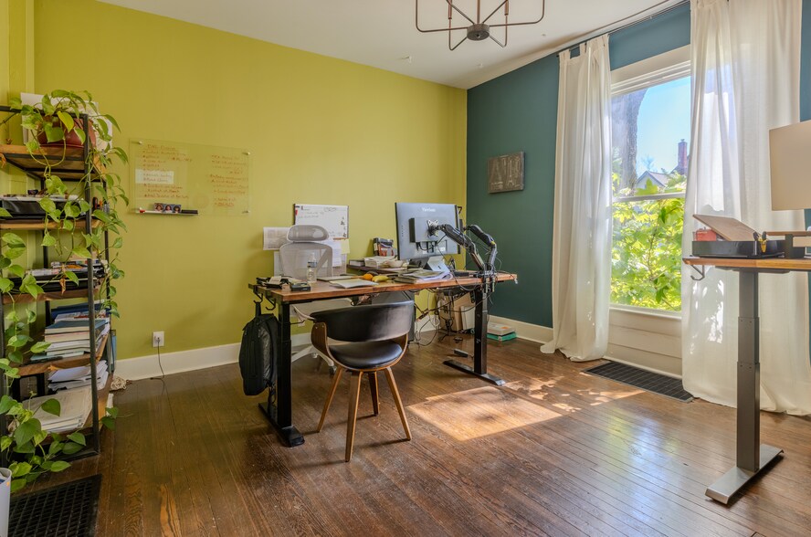 More Photos Of 6516 Ferguson St, Indianapolis Office For Sale