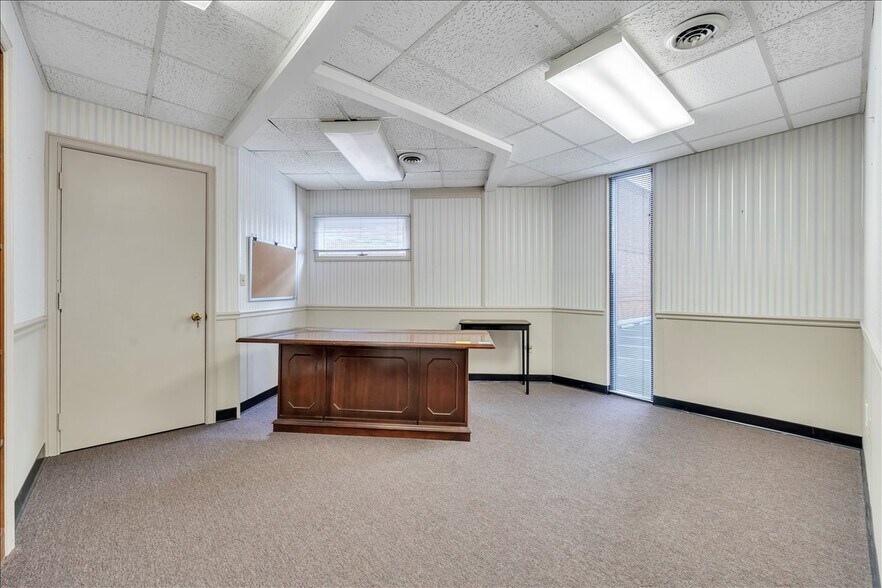 More Photos Of 356-358 Campbell Ave NW, Roanoke Office For Sale