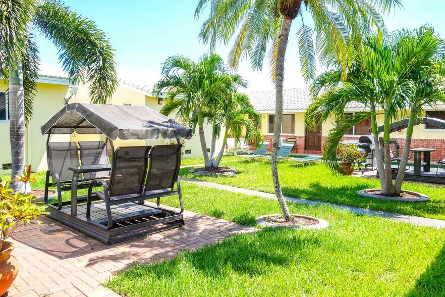 More Photos Of 1201 S Federal Hwy, Hollywood Hotel For Sale