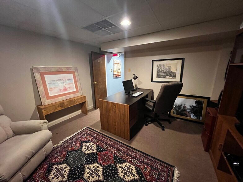 More Photos Of 300 N Pottstown Pike, Exton Office For Lease