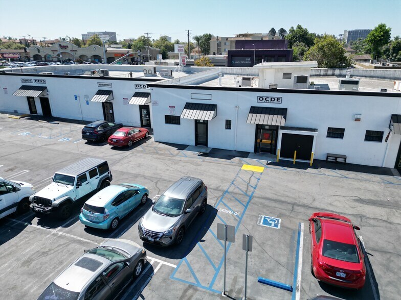 More Photos Of 501 W 17th St, Santa Ana Storefront Retail Office For Lease