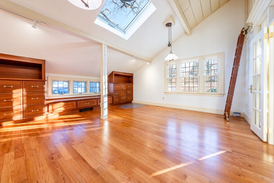 More Photos Of 413 Route 6A, East Sandwich Office Residential For Sale