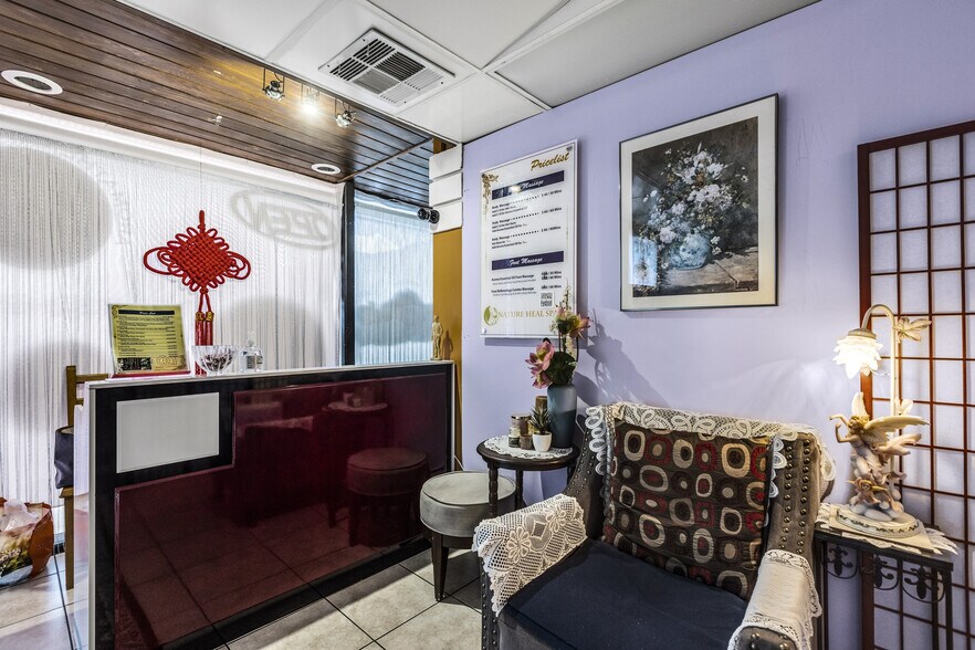 More Photos Of 201 N Indian Canyon Dr, Palm Springs Storefront Retail Office For Sale