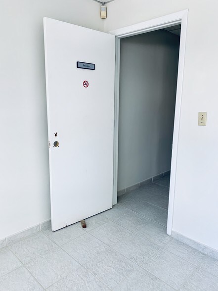 More Photos Of 8370 W Flagler St, Miami Medical For Lease