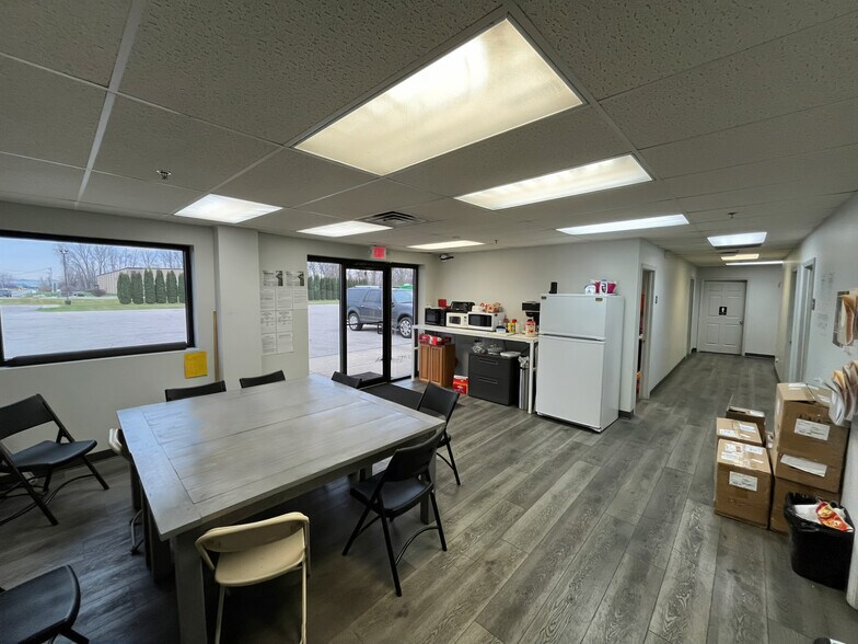 More Photos Of 4800 Beck Dr, Elkhart Manufacturing For Sale