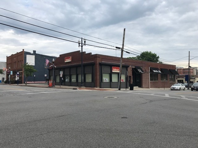 More Photos Of 45 E Winter St, Delaware Freestanding For Lease