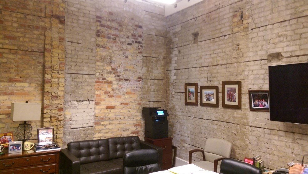 More Photos Of 510 N Franklin St, Tampa Loft Creative Space For Lease